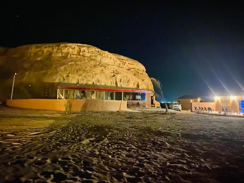 Waseem Luxury Camp Wadi Rum Ngoại thất bức ảnh